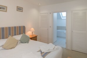 Cottage | 3 bedrooms, cribs/infant beds, free WiFi - Piedmont (Yarmouth)