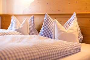 1 habitación, tabla de planchar con plancha, internet y ropa de cama 