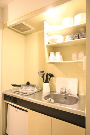 스튜디오 (Studio, 205) | 전용 간이 주방 | 냉장고, 전자레인지, 쿡탑, 전기 주전자