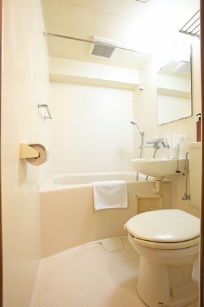 Estudio (Studio, 205) | Baño | Tina y regadera independientes y amenidades de baño gratuitas 