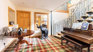 House | 1 bedroom, iron/ironing board, free WiFi, bed sheets