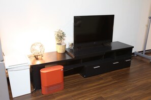 Studio (Studio, 408) | Télévision