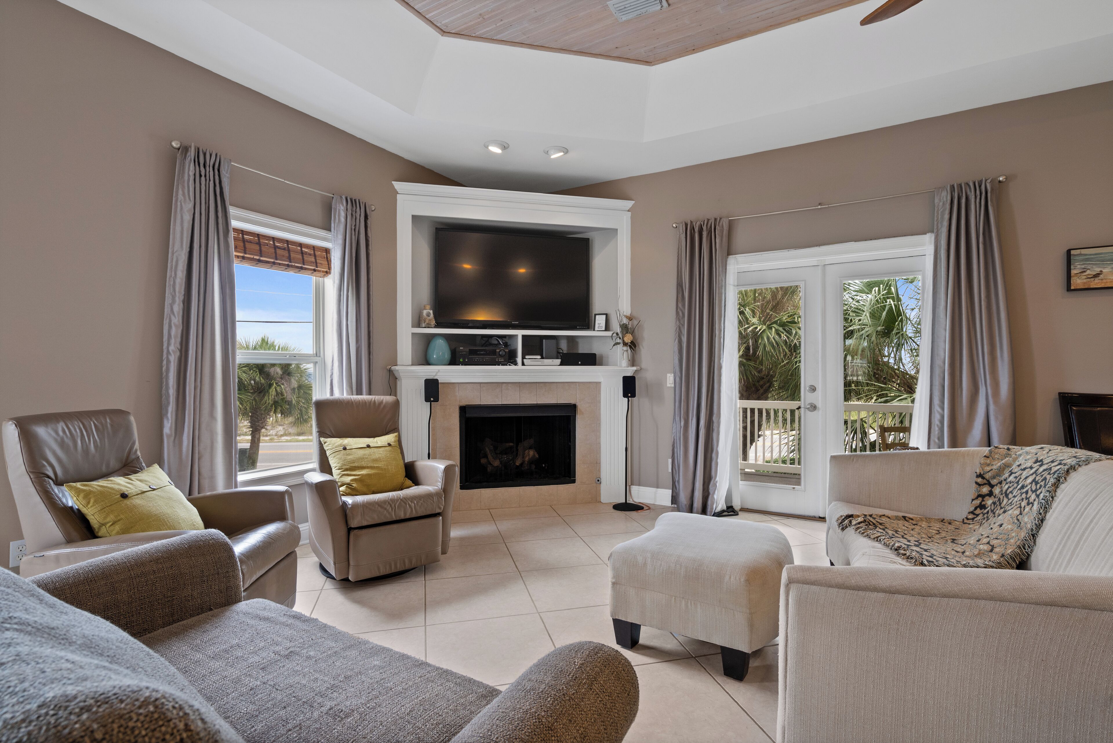 Smart TV, fireplace, DVD player