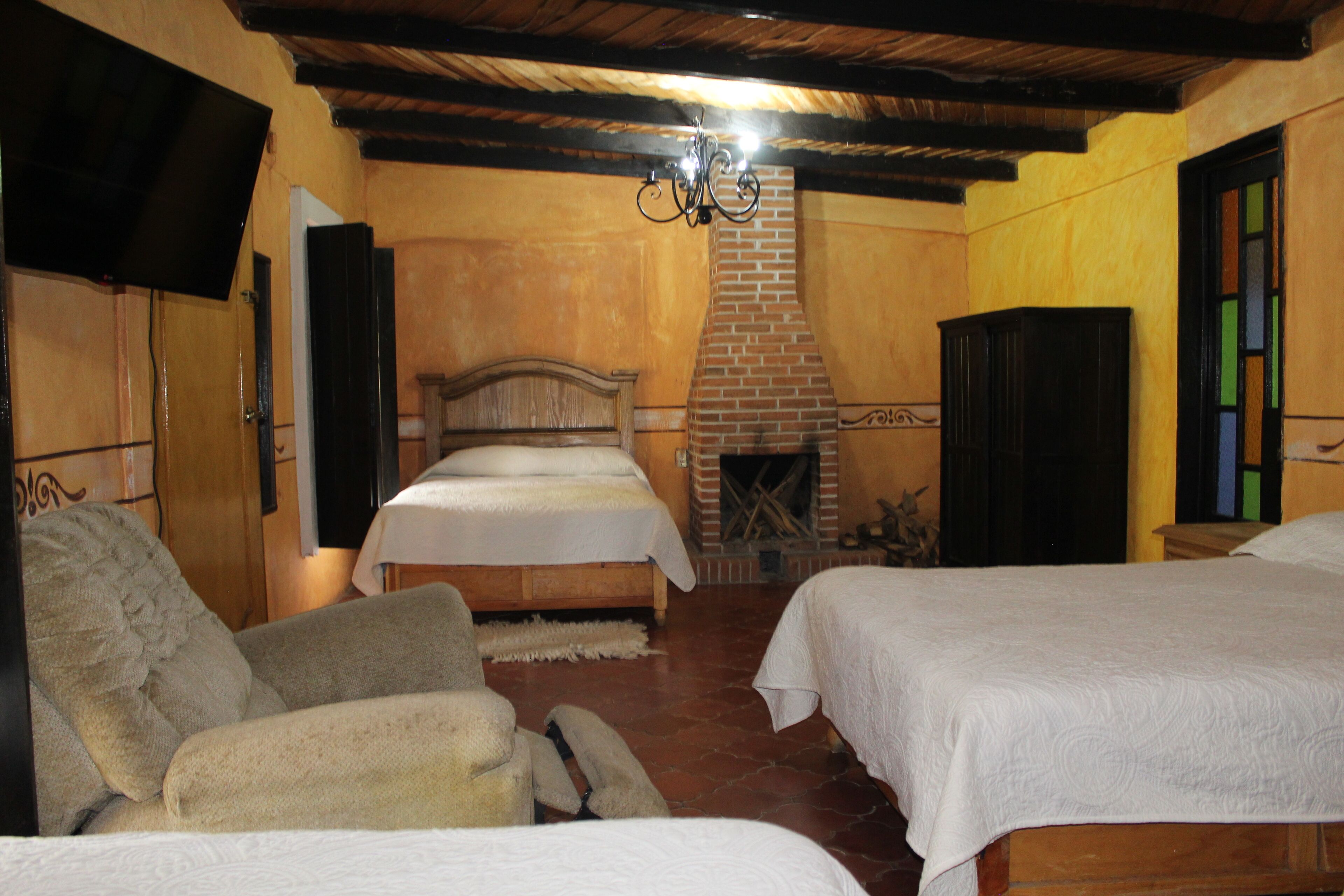 Comfort Cabin | Iron/ironing board, bed sheets