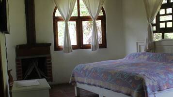 Fer et planche Ă repasser, draps fournis