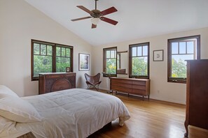 4 bedrooms, WiFi, bed sheets