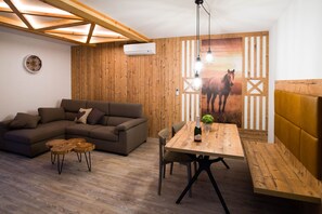 45-inch flat-screen TV with cable channels, TV, heated floors - Penzion Pr Anzl (Bled)