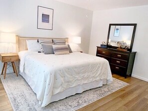 2 habitaciones, tabla de planchar con plancha, wifi y ropa de cama 