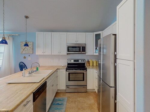 In Town, Close to Beach, Ample Parking for Vehicles and Watercraft