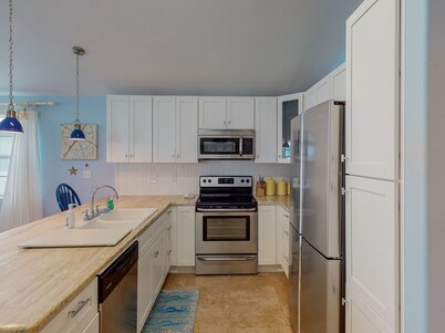 In Town, Close to Beach, Ample Parking for Vehicles and Watercraft