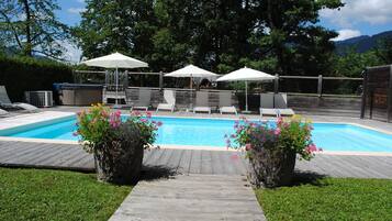 Piscine extérieure, piscine chauffée
