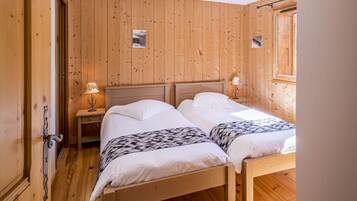 2 chambres, fer et planche Ă repasser, Wi-Fi, draps fournis