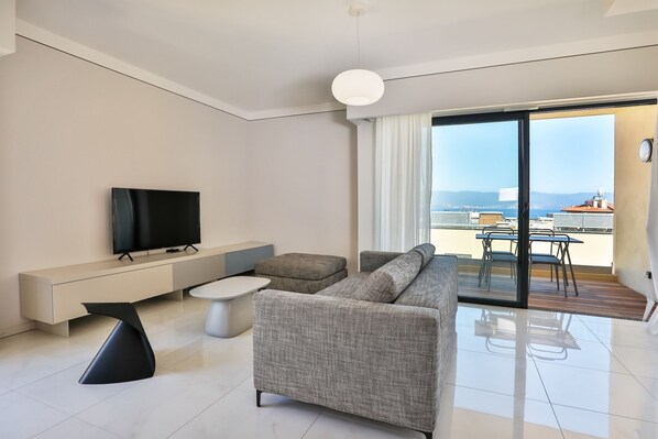 TV - T2 sea view "Mare e Sole (Ajaccio)