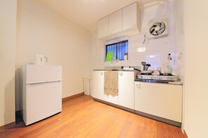 4 Bedroom Apartment | Private kitchen | Fridge, microwave, stovetop, electric kettle - Roof Villa Shin-Imamiya (Osaka)