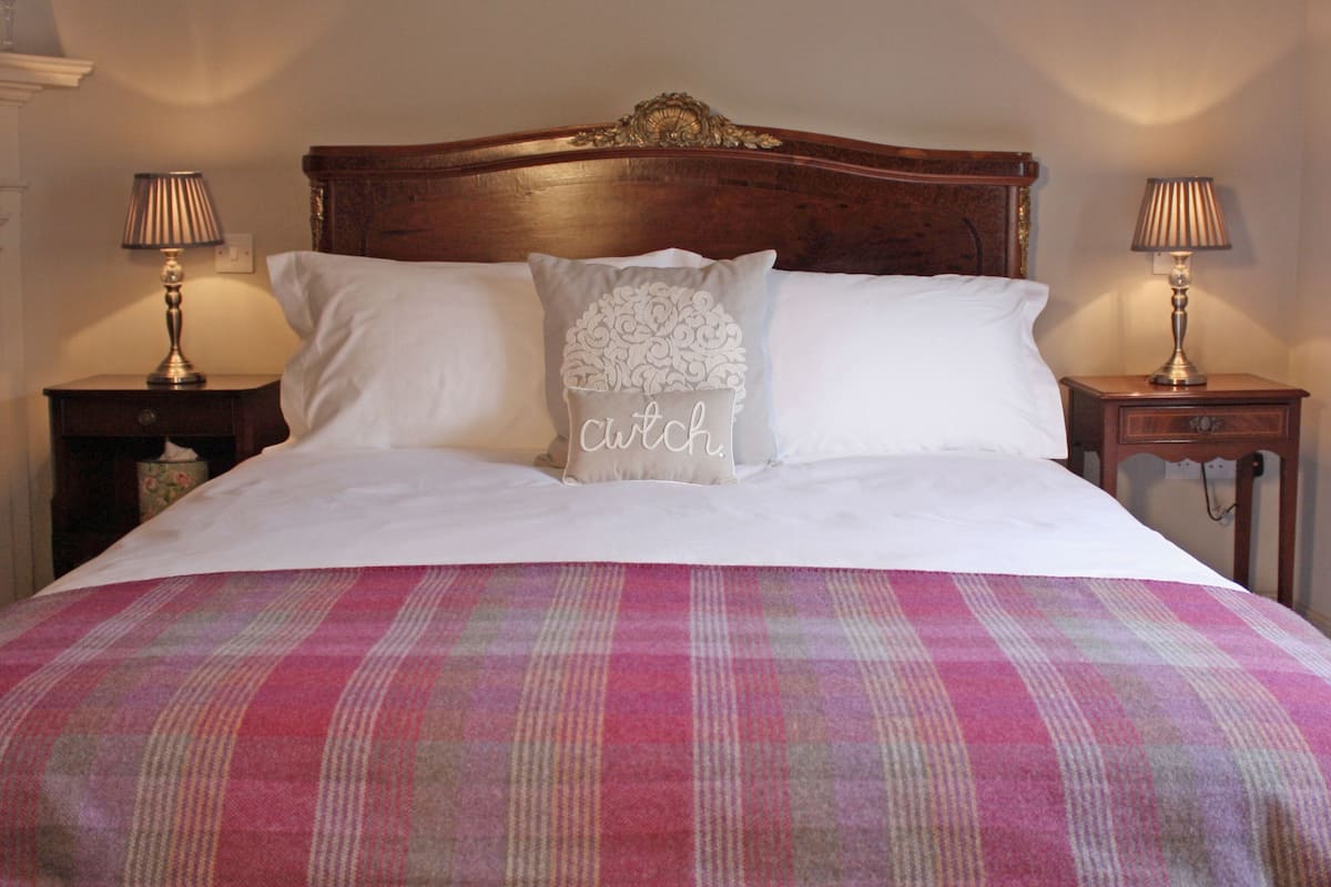 Deluxe tweepersoonskamer | Luxe beddengoed, individueel gedecoreerd, individueel gemeubileerd