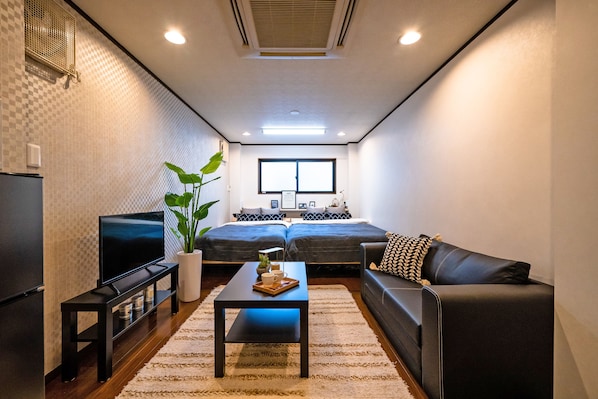 1 Bedroom Apartment 401 | Desk, laptop workspace, free WiFi, bed sheets