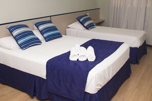 Suite Executiva Comfort triplo | Escritorio, espacio para trabajar con un portátil, wifi gratis