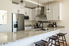 Fridge, microwave, oven, stovetop - Piedmont Place 303| Lux Vineyard & Brewery Getaway in the Heart of Crozet | Pet Friendly (Crozet)