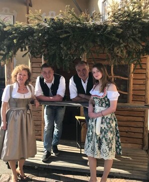 المنطقة المحيطة بالمنشأة