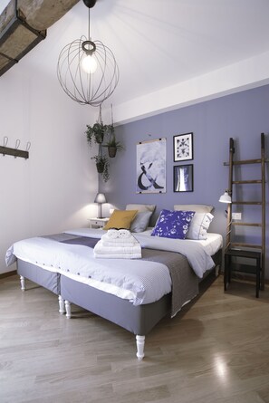 1 habitación, tabla de planchar con plancha, wifi y ropa de cama 