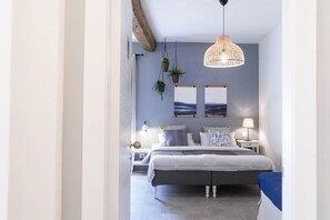 1 habitación, tabla de planchar con plancha, wifi y ropa de cama