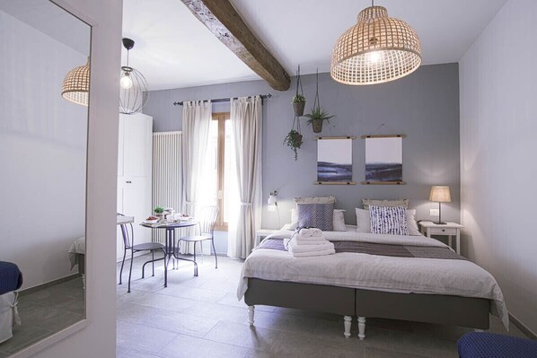 1 chambre, fer et planche à repasser, Wi-Fi, draps fournis