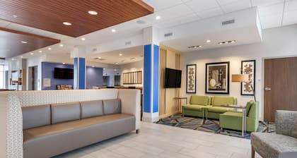 Holiday Inn Express & Suites Lancaster - Mount Joy by IHG