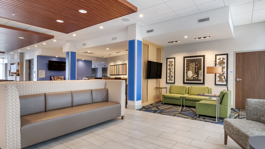 Holiday Inn Express & Suites Lancaster - Mount Joy by IHG