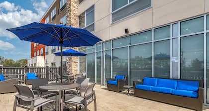 Holiday Inn Express & Suites Lancaster - Mount Joy by IHG