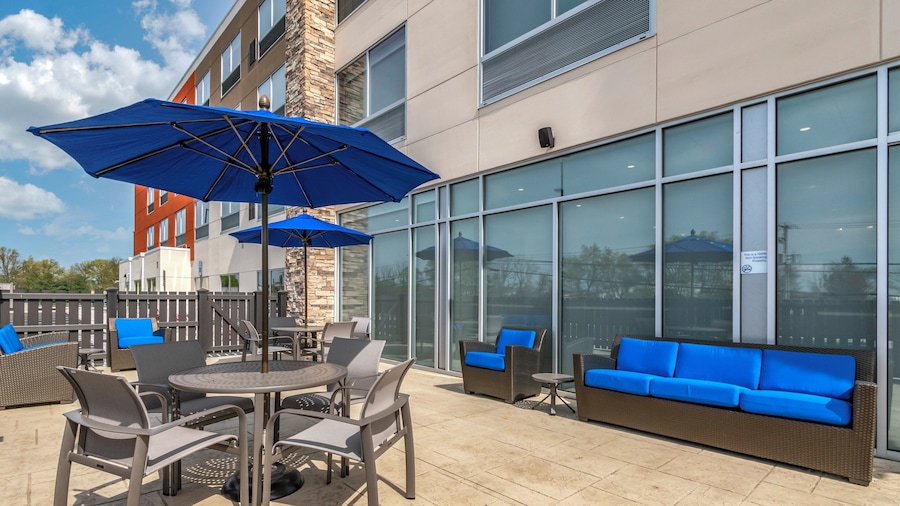 Holiday Inn Express & Suites Lancaster - Mount Joy by IHG
