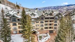 Exterior - BRAND NEW DESIGNER . Direct True SKI IN and OUT, 4 Bedroom. BEST VIEWS!!! (Beaver Creek)