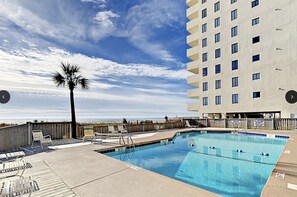 Outdoor pool - Beautiful condo with Everything you want Beach , large pool or the hot tub. (North Myrtle Beach)