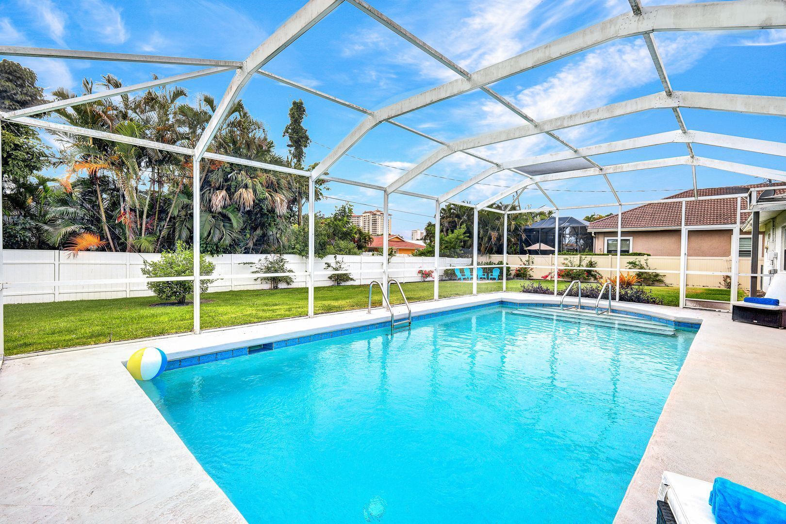 Summer/Fall Sale! - Beach Daze - South Facing Heated Pool, Walk To The Beach