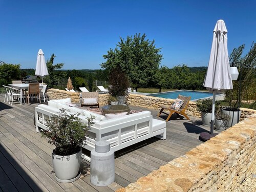  Maison Les Charmes, climatisée en Périgord noir - piscine privée chauffée