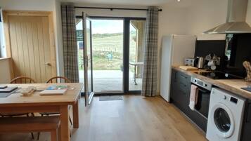 Comfort Apartment, Private Bathroom, Courtyard View (Geraldine Lodge) | Lounge