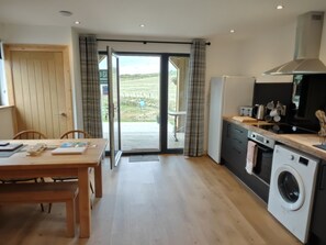 Lounge - Pleasant Point Holiday Cottages (Fortrose)