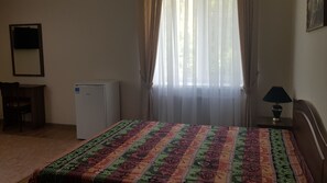 Basic-Doppelzimmer | Schreibtisch, Bettwäsche