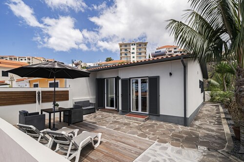 Ground floor house in Garajau, Terrace Vila