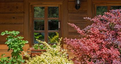 Under Oak 2 double rooms / option up to 20 person in total. Breakfast on request