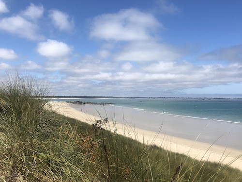 Charming vacation home with private pool, close to shops and sea