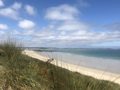 Charming vacation home with private pool, close to shops and sea