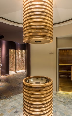 Espace de soins pour les couples, sauna, bain à remous, hammam, hammam