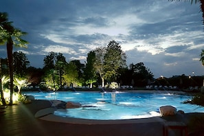 2 indoor pools, outdoor pool, open 9:30 AM to 9:00 PM, pool loungers