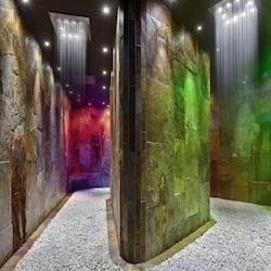 Salas de tratamiento para parejas, sauna y tina de hidromasaje