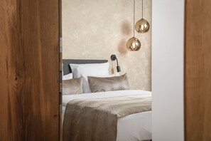 2 bedrooms, in-room safe, iron/ironing board, WiFi