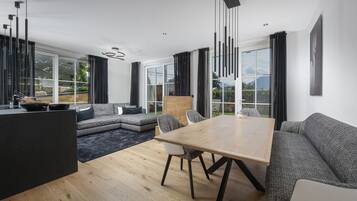 Smart TV, video games