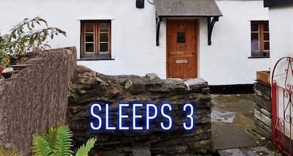 Quarryman's Rest Nr Zip World - A cosy cottage for 3