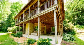 Exterior - Rest and rejuvenate in seclusion at Nature's Nest! (Nashville)