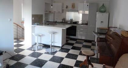 Charming air-conditioned apartment in the heart of Villeneuve Loubet village