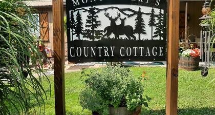 The country cottage: with gorgeous 5 person hot tub!!